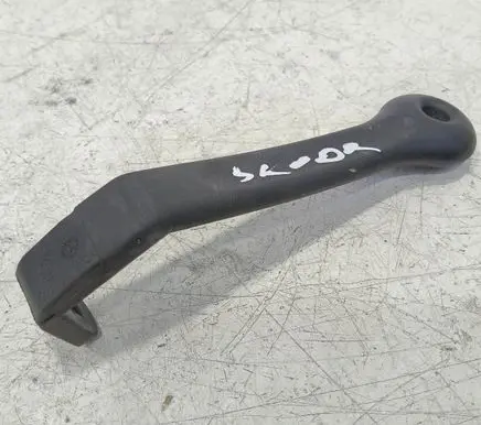 Skoda Octavia Mk2 (1Z) Tailgate trunk handle 1Z5827895A