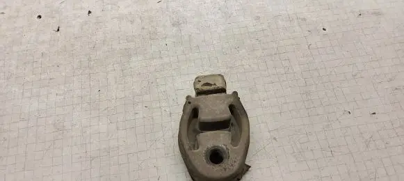 Ford Focus ST Muffler mount bracket/holder C72GA59