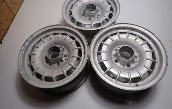 Mercedes-Benz 250 280 W108 R14 alloy rim 