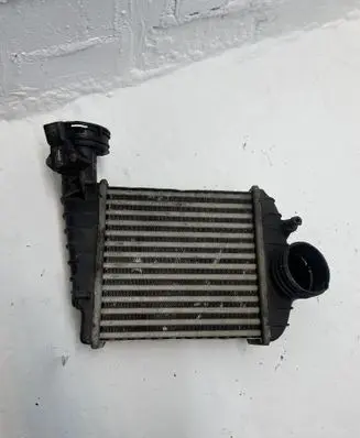 Skoda Superb B5 (3U) Intercooler radiator 3B0145805J