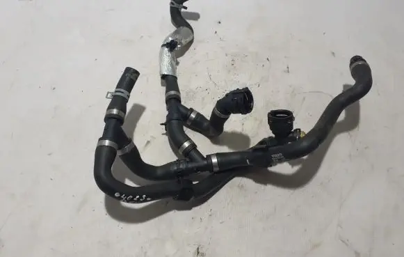 Volvo C40 Engine coolant pipe/hose 32339740