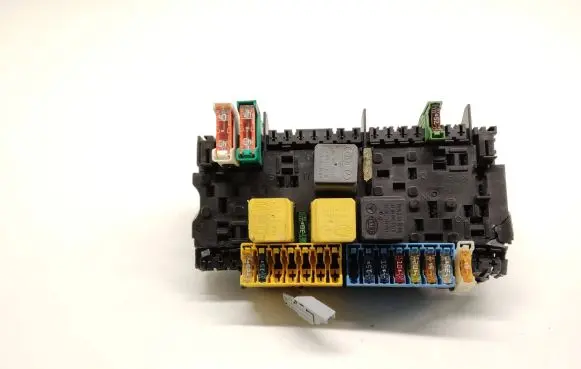 Mercedes-Benz A W176 Fuse module A2469067100
