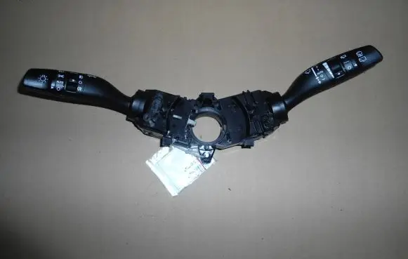 Headlight wiper switch