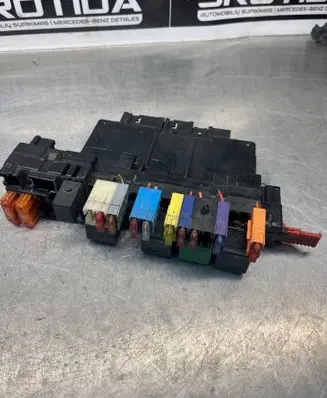 Mercedes-Benz S W220 SAM control unit A0325458332 R0005404950 0005404950