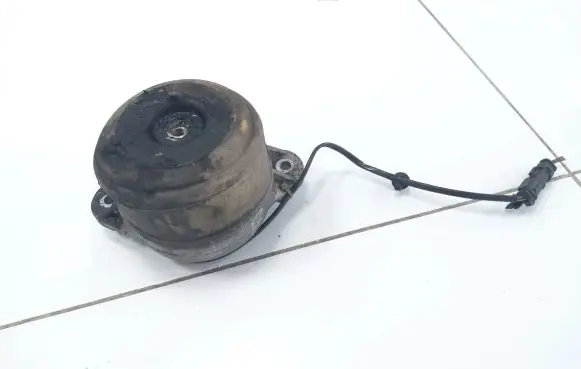 Mercedes-Benz E W212 Engine mount bracket A2122403017
