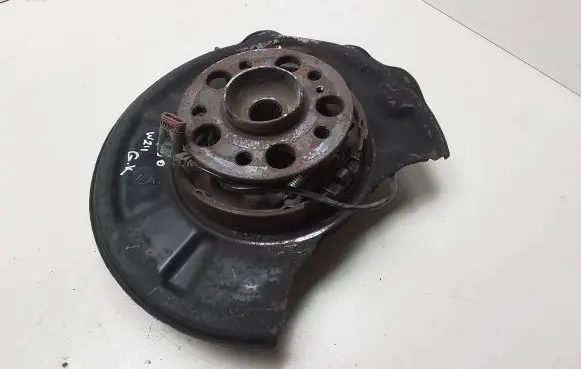Mercedes-Benz C W203 Rear wheel hub spindle/knuckle 