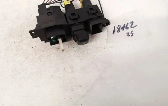 Ford Explorer Windscreen/window heater switch f77b10044c92 f77b-10044c92