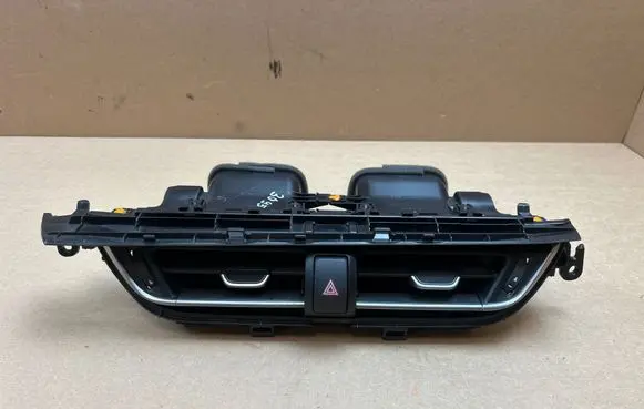 Toyota C-HR I Dash center air vent grill 55670F4010