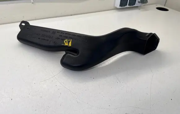 Opel Vivaro Cabin air duct channel 278327325R 2961000 93868026