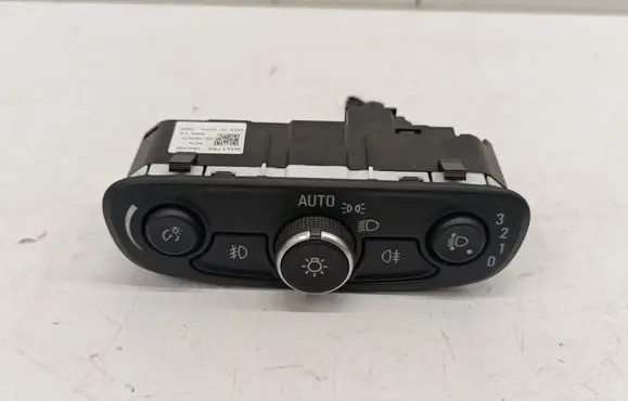 Opel Insignia B Light switch 39121795