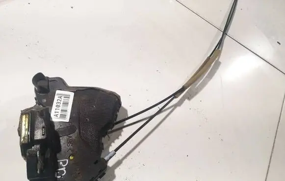 Toyota Corolla E120 E130 Front door lock 