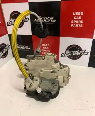 Audi A4 S4 B7 8E 8H Rear door lock 8E0839015AA