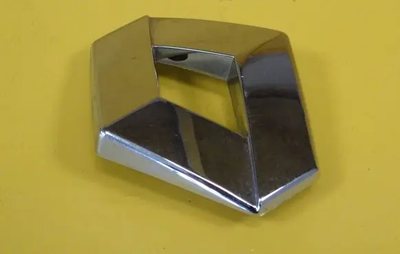 Manufacturer badge logo/emblem