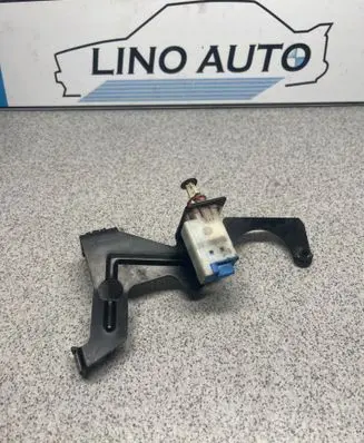 BMW 3 E46 Brake pedal sensor switch 8381612