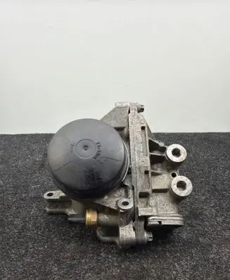 BMW 4 F32 F33 Oil filter mounting bracket 7516383 7570085 7576521