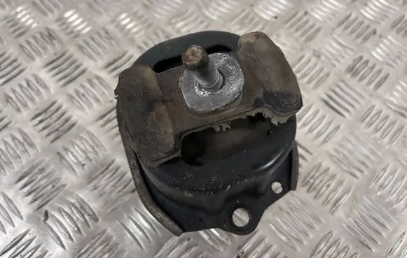 BMW X6 M Engine mount bracket P679364201