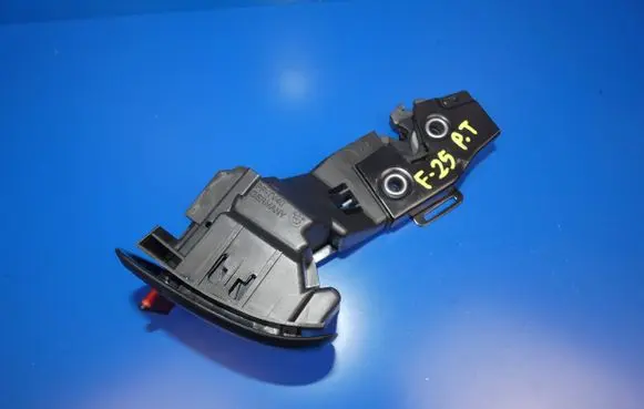 BMW X3 F25 Seat back rest lock catch 