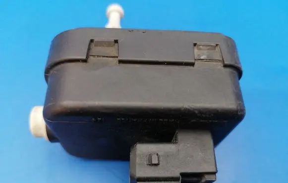 Nissan Note (E11) Headlight level adjustment motor 89028944