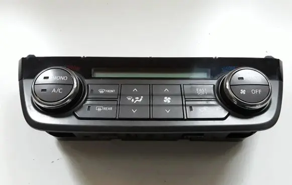 Toyota RAV 4 (XA40) Air conditioner control unit module 75F546