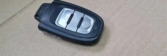 Audi A4 S4 B8 8K Ignition key/card 8K0959754D