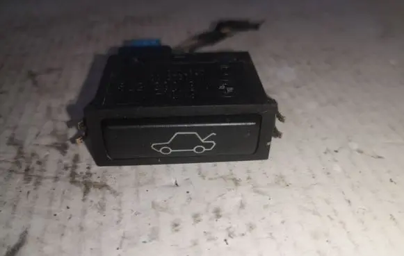BMW 5 E39 Tailgate/boot open switch button 61318365579 03052500 459700