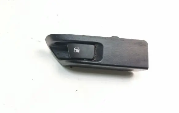 Toyota Prius (XW30) Fuel tank opening switch 