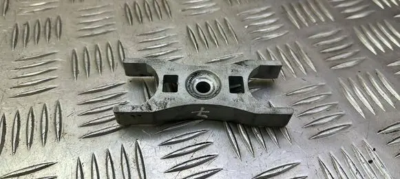 Skoda Superb B8 (3V) Fuel Injector clamp holder 04L216