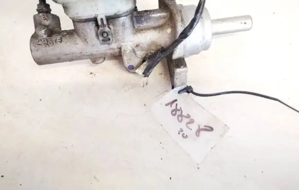 Volkswagen Golf V Master brake cylinder