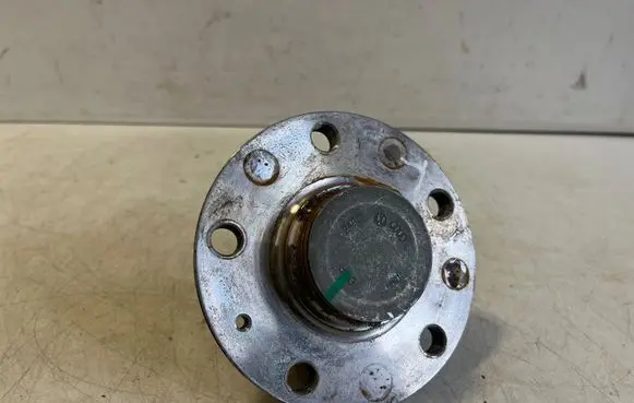Volkswagen T-Roc Rear wheel hub 
