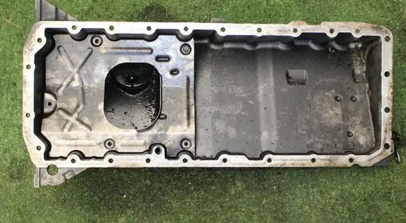 BMW 5 E39 Oil sump 2248645