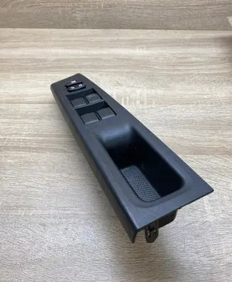 Toyota Yaris Electric window control switch 742310D310