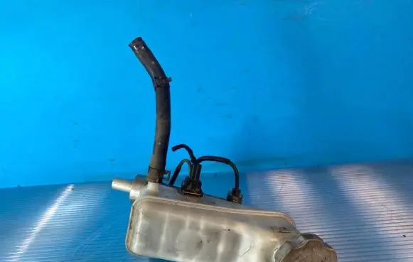 Hyundai i20 (PB PBT) Master brake cylinder