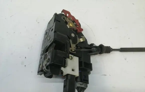 Volkswagen Phaeton Front door lock 3D1837015A