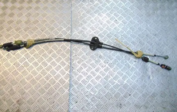 Mazda 3 Gear shift cable linkage 