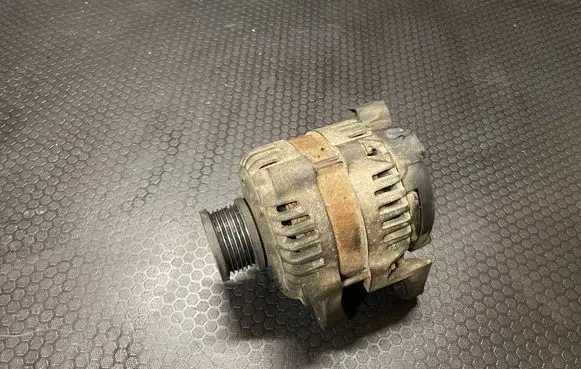 Opel Insignia A Generator/alternator 13500577 10M02 14V100A
