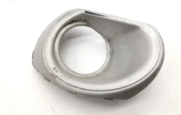 Subaru Outback Fog light bracket 