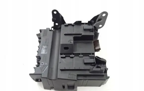 Citroen Jumpy Voltage converter/converter module 9831821480