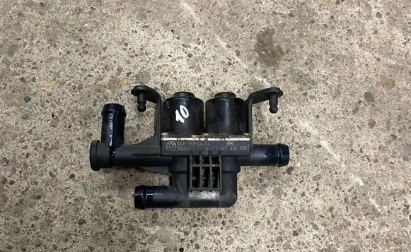 BMW 5 F10 F11 Coolant heater control valve 9119164 1147412200