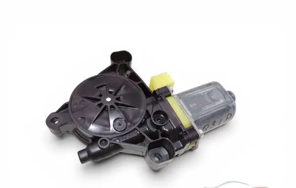 Audi Q3 F3 Front door window regulator motor 5Q0959801C 0130822077