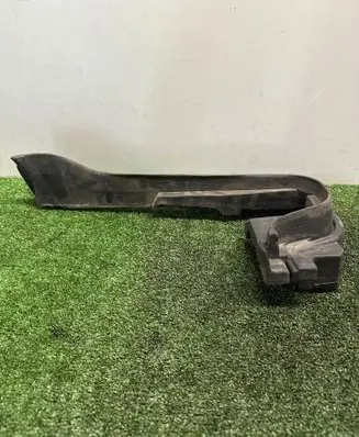 Porsche Macan (95B) Other engine bay part 95B823731A