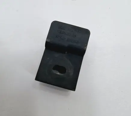 Radiator mount bracket