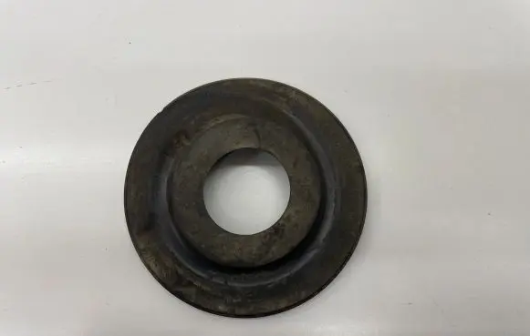 Volkswagen PASSAT B6 Rear coil spring rubber mount 1K0512149B