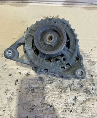 Volkswagen PASSAT B5 Generator/alternator 058903016 0123310022