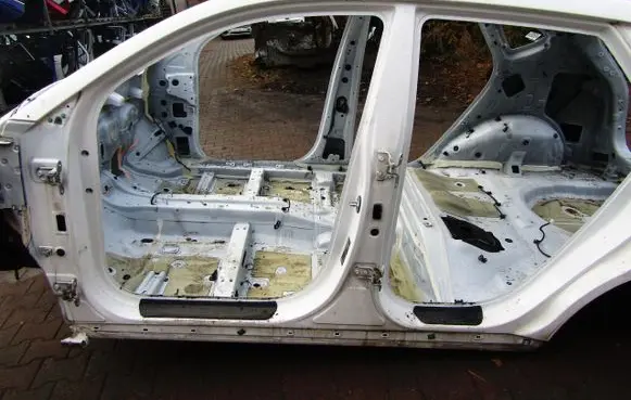 Hyundai Tucson TL Pillar (middle) GMAUTO4574097