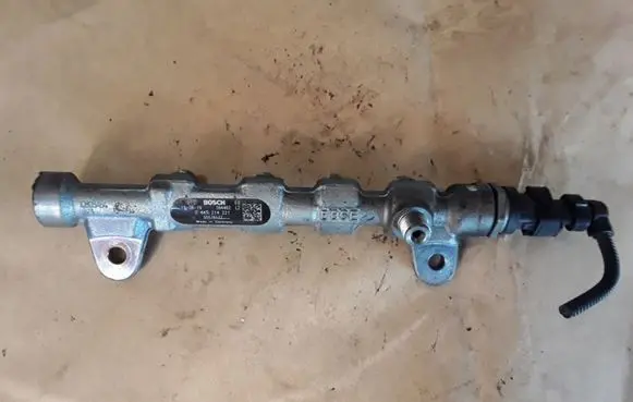 Opel Zafira C Fuel main line pipe 0445214221 55576177