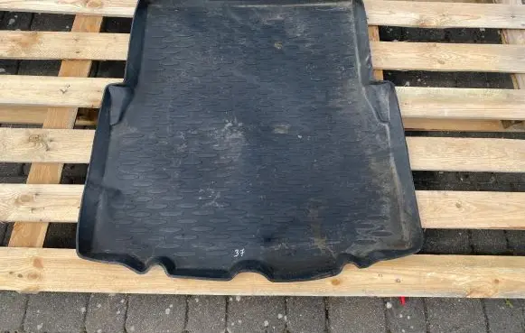 BMW 3 E46 Rubber trunk/boot mat liner 51479410 80665616110 65616110
