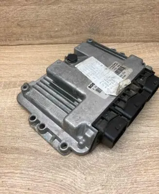 Renault Megane II Engine control unit/module ECU 8200601334 0281013366