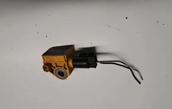 Mercedes-Benz E W212 Airbag deployment crash/impact sensor A2128210351