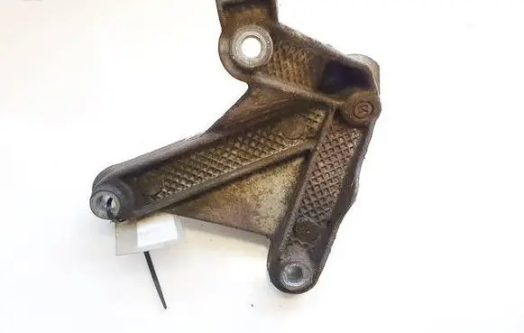 Renault Scenic II - Grand scenic II Engine mounting bracket 8200043084