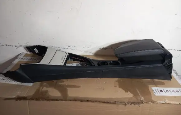 BMW 1 E82 E88 Center console 